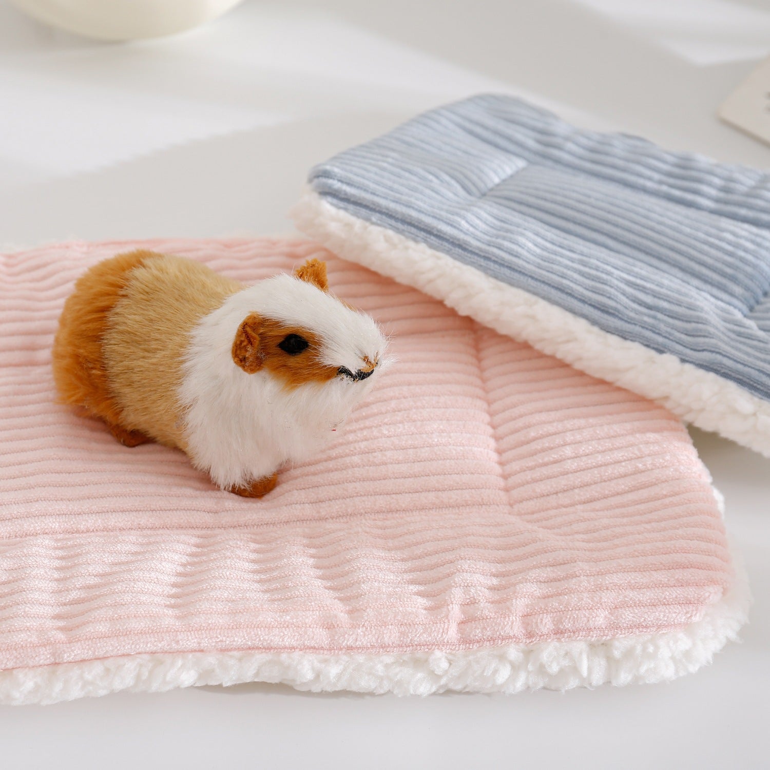 Hamster Plush Tunnel Hammock – Warm Cozy Nest for Small Animals